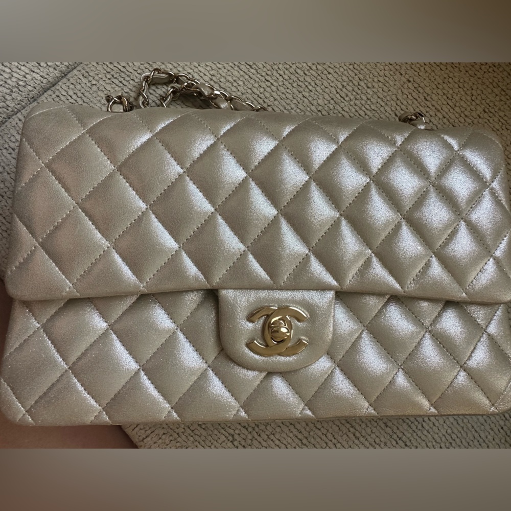 Chanel iridescent Champagne medium double flap bag - Picture 10 of 16